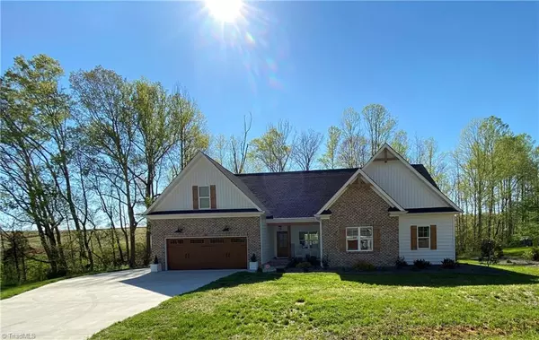 113 Mountain Shadow LN, King, NC 27021