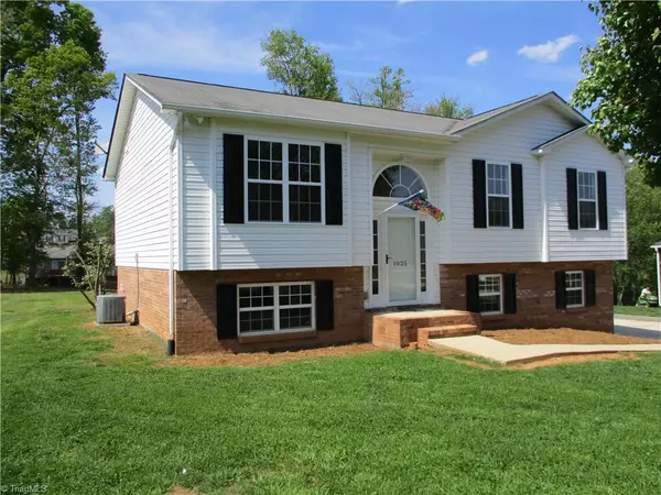 1025 Laurel Crest RD, King, NC 27021