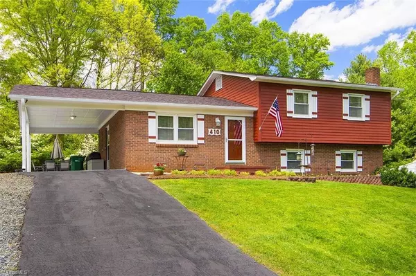 410 Merriweather DR, King, NC 27021