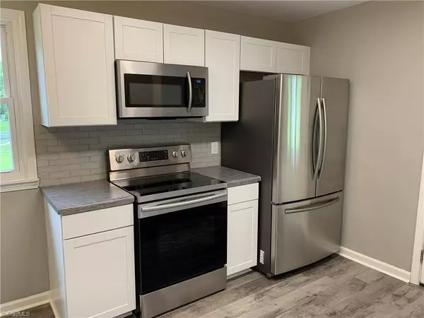 King, NC 27021,105 Ravenwood CT