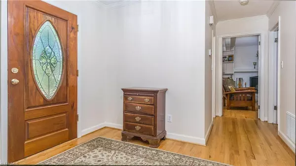 Jamestown, NC 27282,201 Buttercup DR