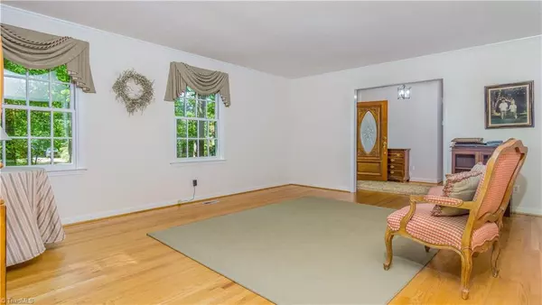 Jamestown, NC 27282,201 Buttercup DR