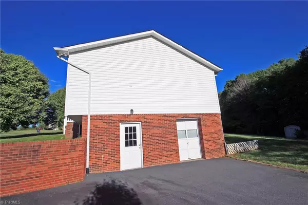 King, NC 27021,1155 Capella Ridge RD