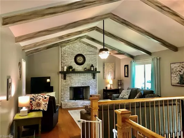 King, NC 27021,211 Faye CT