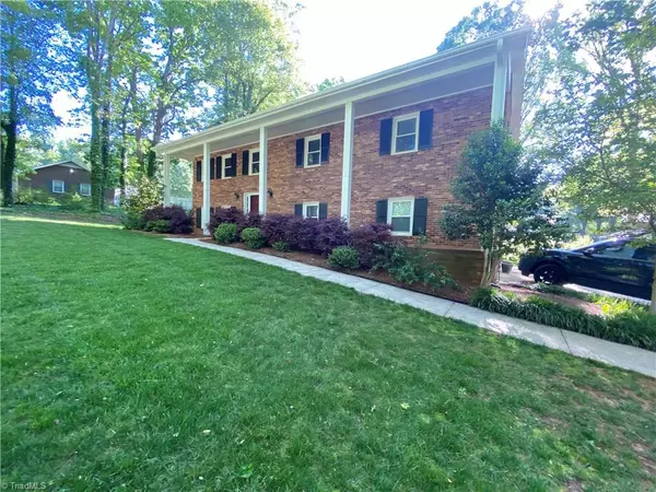 King, NC 27021,304 Whispering Creek RD