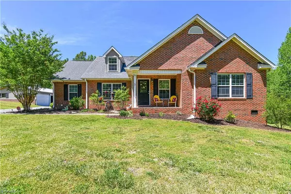 2033 Beeson RD, Oak Ridge, NC 27310