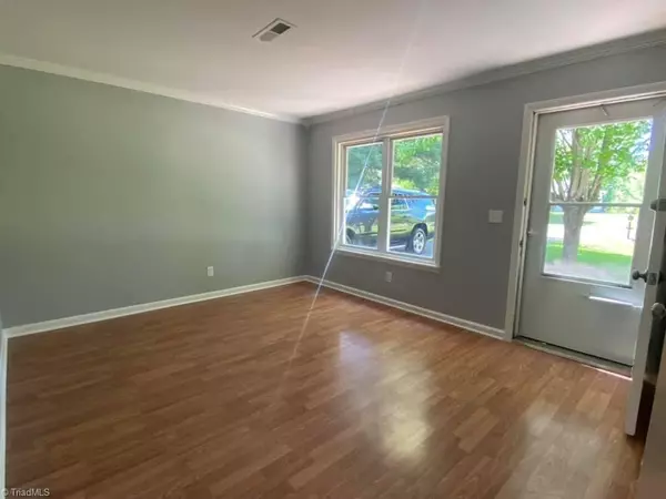 King, NC 27021,406 Weatherford DR