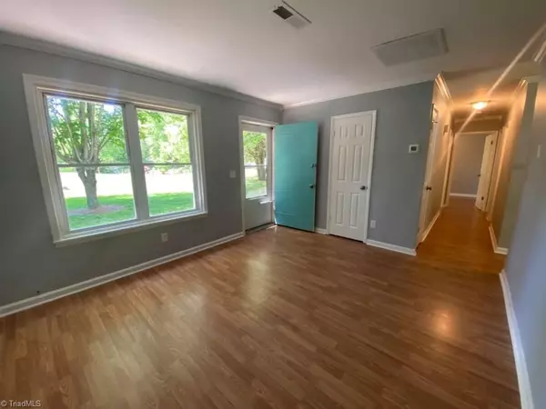 King, NC 27021,406 Weatherford DR