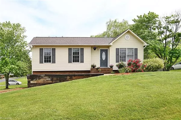 116 Cottonwood DR, Yadkinville, NC 27055