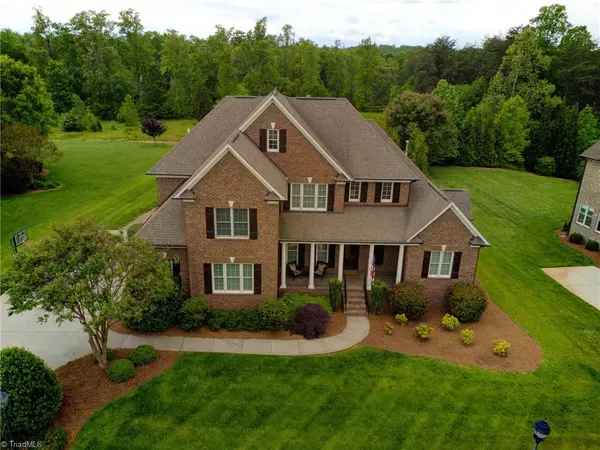 7633 Henson Forest DR, Summerfield, NC 27358