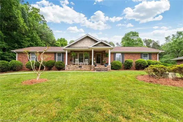 6922 Maynard RD, Summerfield, NC 27358