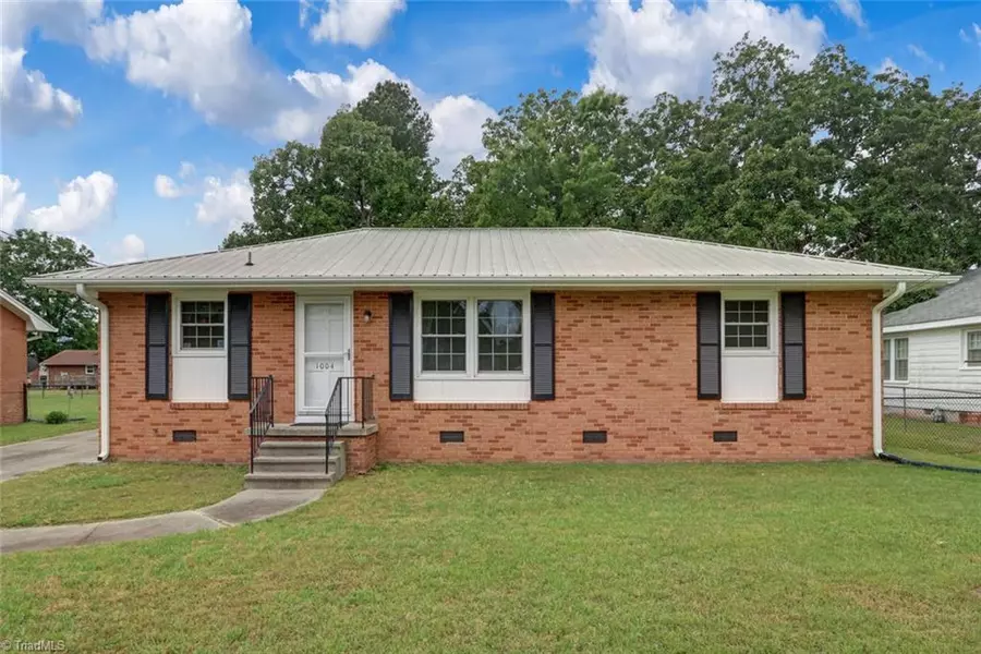 1004 Todd ST, Graham, NC 27253