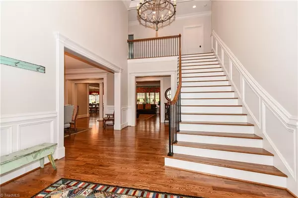 Oak Ridge, NC 27310,6318 Nesting WAY