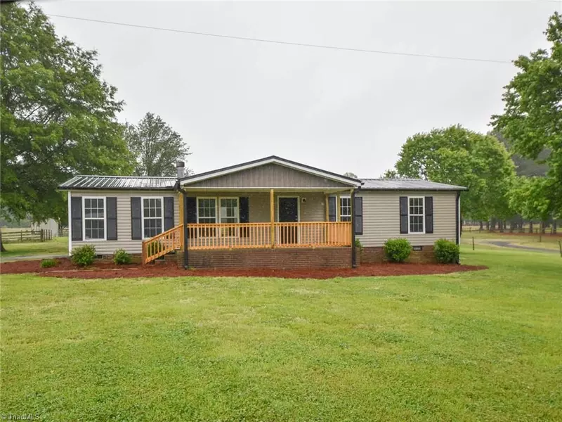 1664 Patterson Grove RD, Ramseur, NC 27316