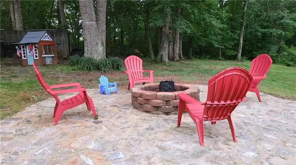 King, NC 27021,110 Greene ST