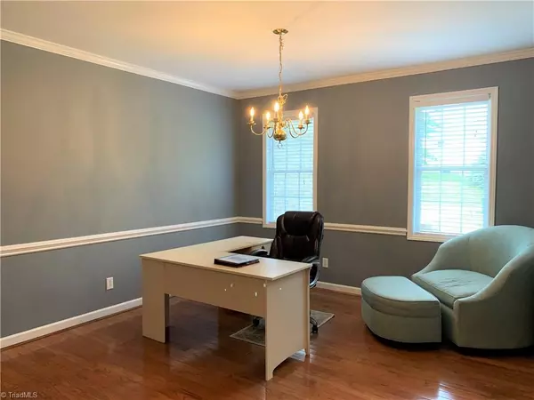 Oak Ridge, NC 27310,7521 Kristen DR