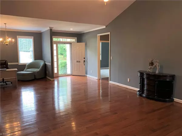 Oak Ridge, NC 27310,7521 Kristen DR