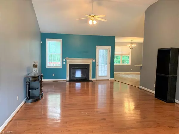 Oak Ridge, NC 27310,7521 Kristen DR