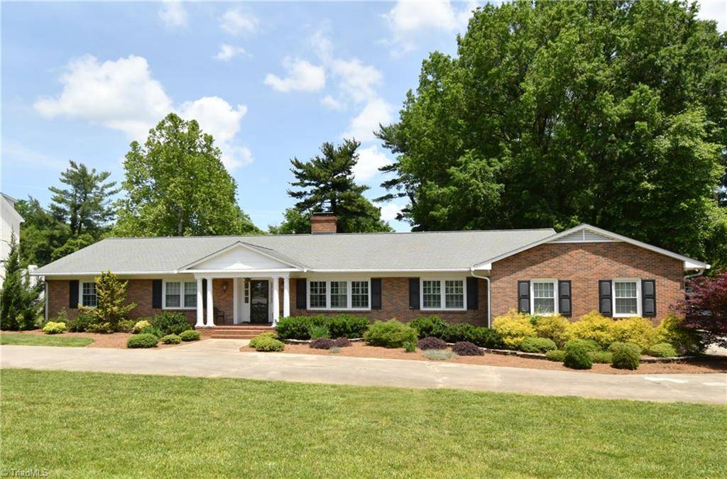 Winston Salem, NC 27104,2323 Country Club RD