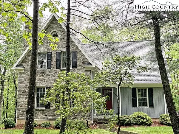 21 Maple Leaf LN, Roaring Gap, NC 28669