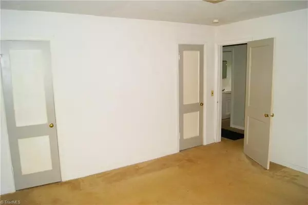 Madison, NC 27025,231 Theatre RD