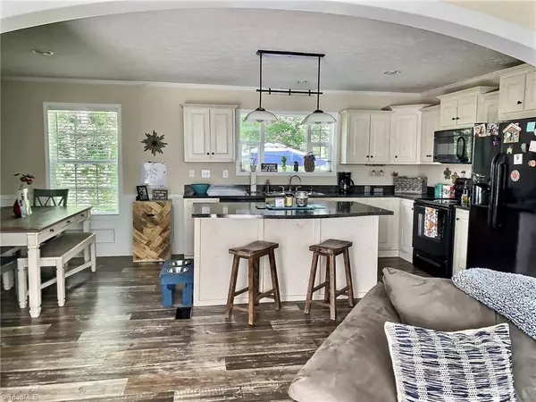 Millers Creek, NC 28651,220 Circle ST