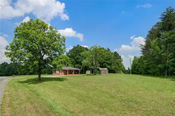 Stoneville, NC 27048,299 Beagle Club RD