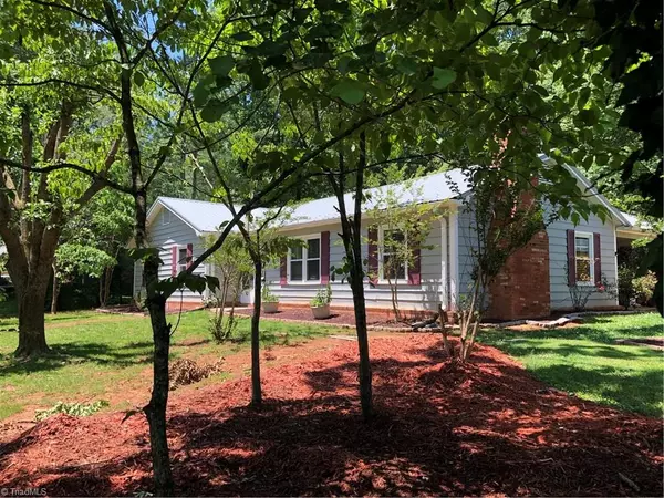 102 Maverick TRL, King, NC 27021