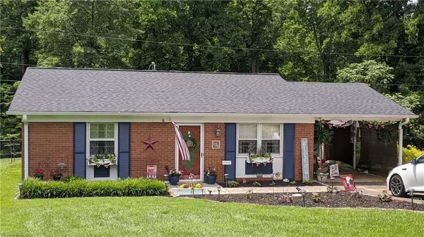 125 Cedardale LN, King, NC 27021