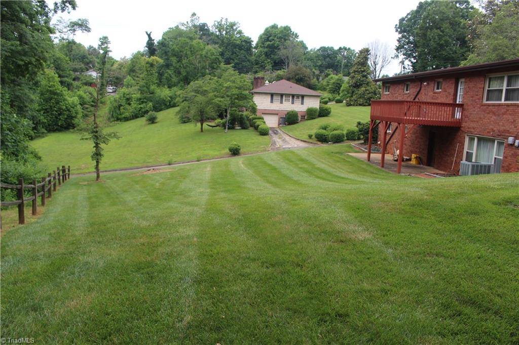 Wilkesboro, NC 28697,1017 Woodland BLVD
