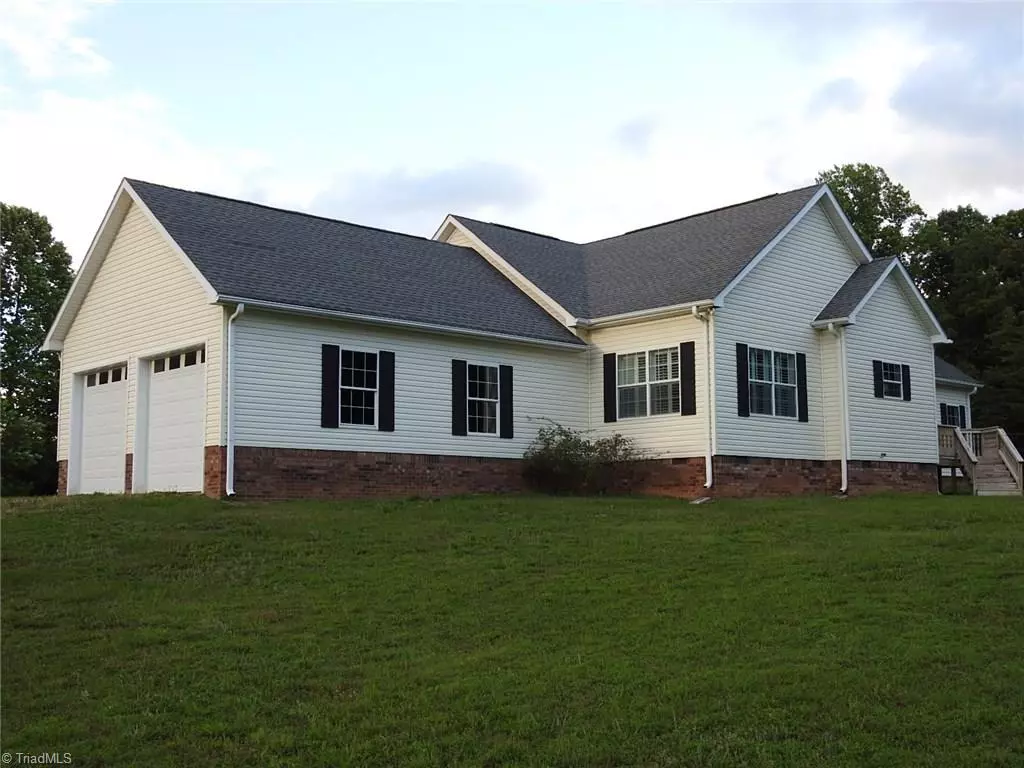 Hamptonville, NC 27020,3734 Westwood RD