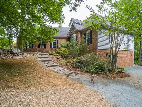 1702 Darrell DR, Graham, NC 27253