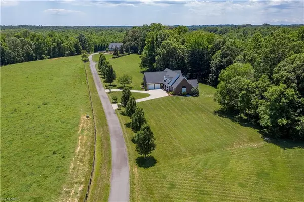 Mocksville, NC 27028,300 Meadowlark LN