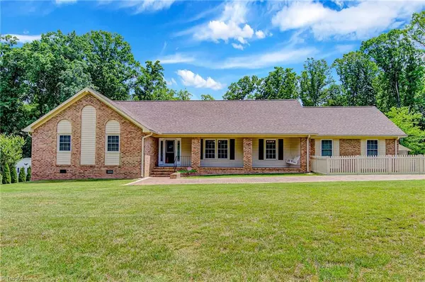 6300 Oak Forest CT, Summerfield, NC 27358