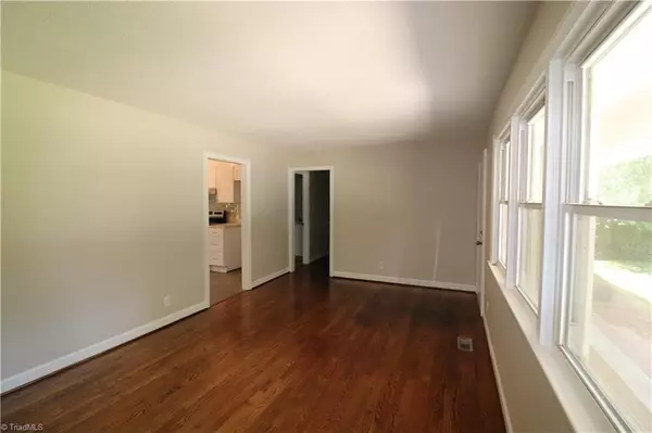 Winston Salem, NC 27105,5141 Phelps DR