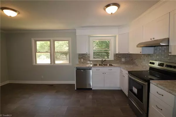 Winston Salem, NC 27105,5141 Phelps DR