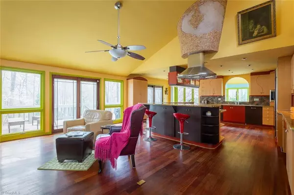 Oak Ridge, NC 27310,8111 Hunting Cog RD