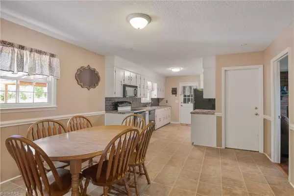 Hamptonville, NC 27020,5224 Sparks RD