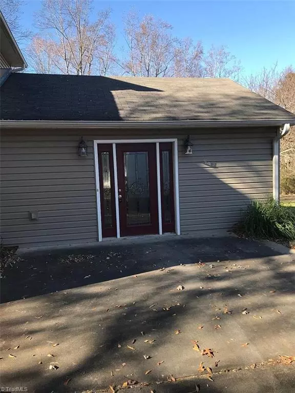 King, NC 27021,432 White RD