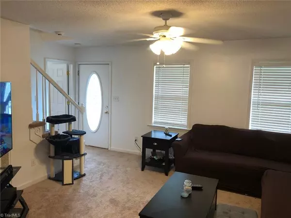 Thomasville, NC 27360,5 Pineywood CT