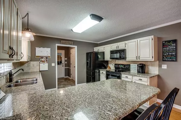 King, NC 27021,107 Ridgeview DR