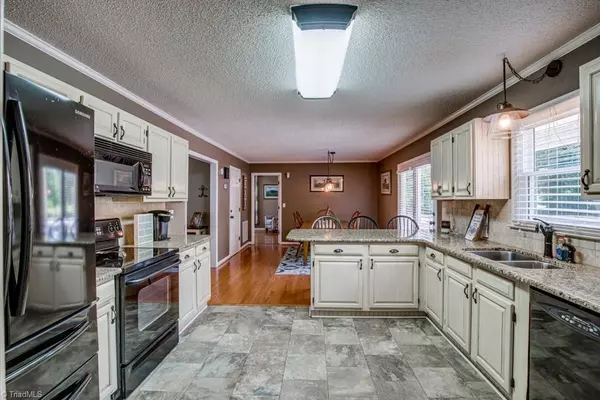 King, NC 27021,107 Ridgeview DR