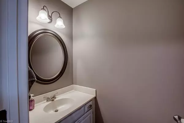 King, NC 27021,107 Ridgeview DR