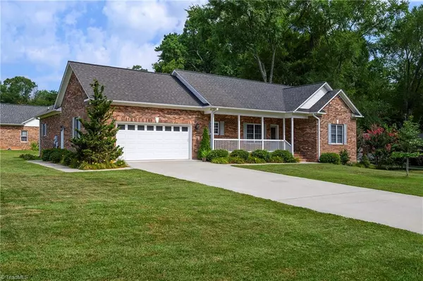 Mocksville, NC 27028,355 Wandering LN