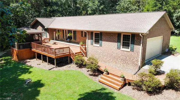 2427 Rogers RD, Graham, NC 27253