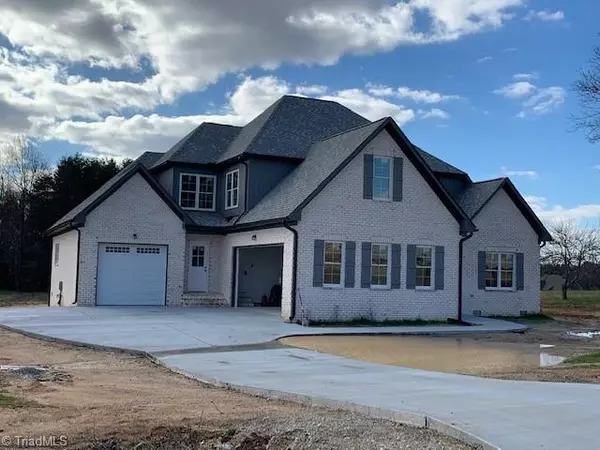 8897 Neugent Farm CT, Kernersville, NC 27284