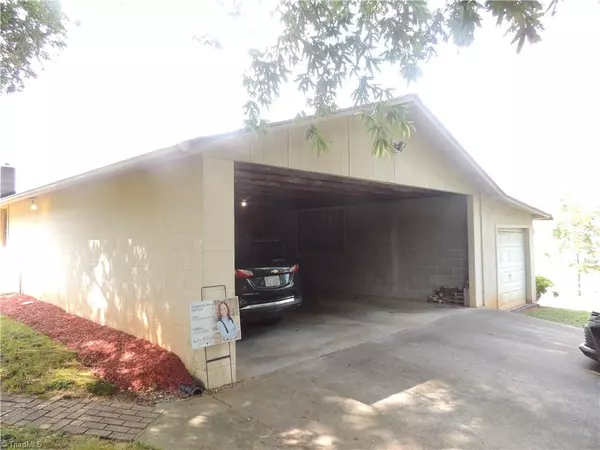 Ramseur, NC 27316,213 Coleridge RD