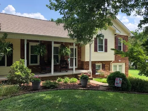 1221 Kite RD, Millers Creek, NC 28651