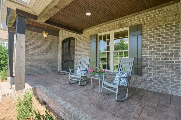 Oak Ridge, NC 27310,8882 Cravenwood DR