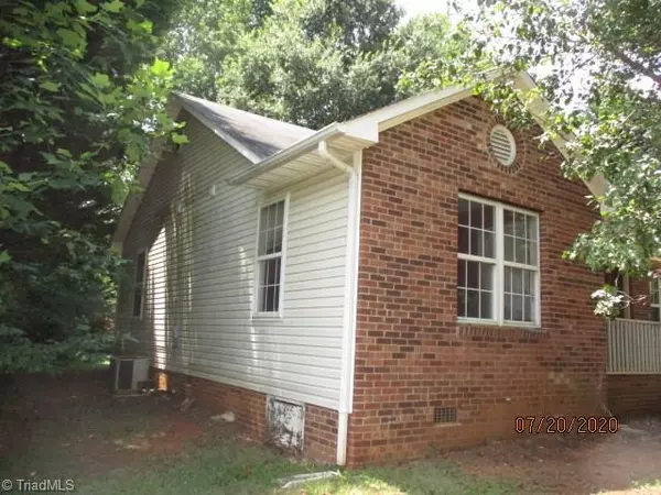 Mocksville, NC 27028,399 Windward CIR